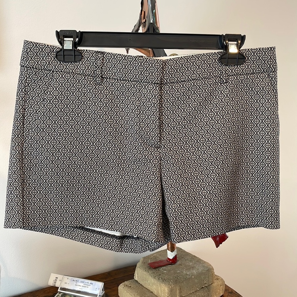 Summer shorts 6 black and white